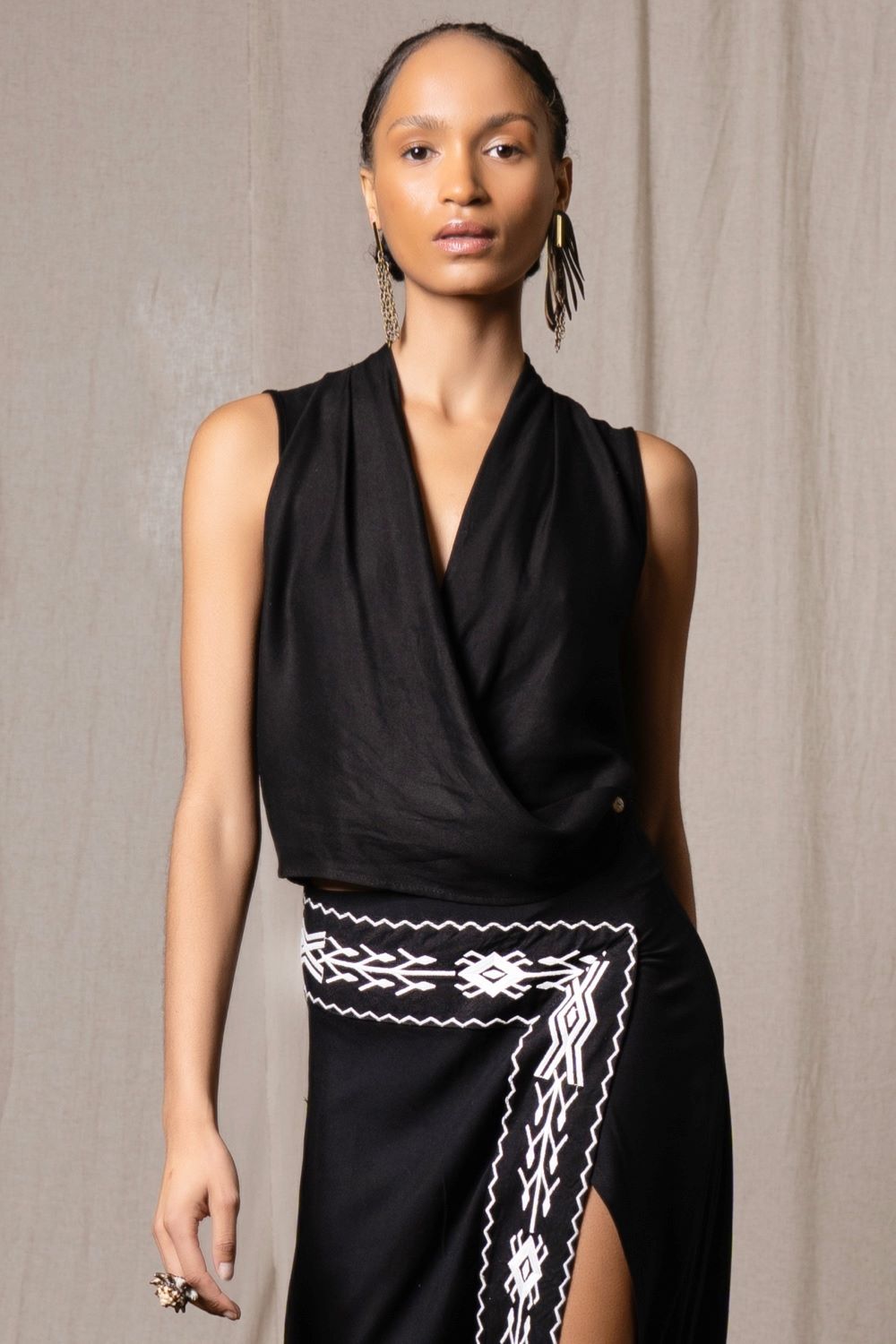 3+1 Farklı Şekilde Giyilebilen Bluz - Görsel 3