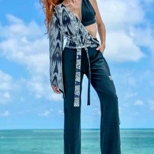 cift-tarafli-giyilebilen-bluz-1.jpg Çift Taraflı Giyilebilen Bluz