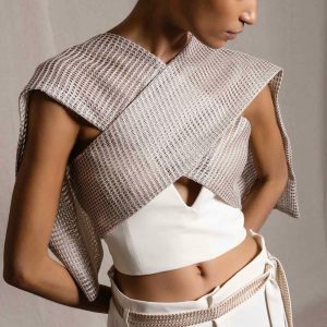 farkli-modlarda-giyilebilen-ekru-bustiyer-1.jpg Farklı Modlarda Giyilebilen Ekru Straplez