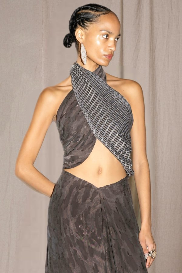 İki Taraflı Giyilen Sırt Dekolteli Büstiyer