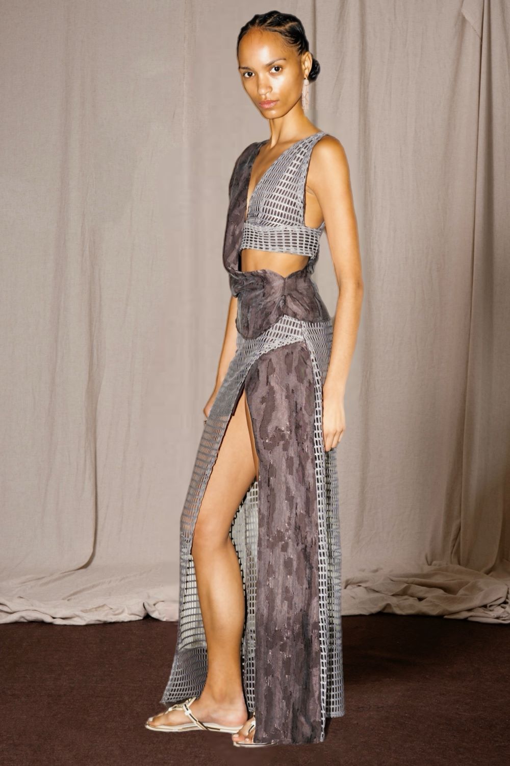 V Yırtmaç Garni Uzun Etek