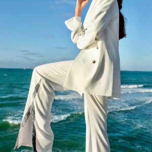 zayif-gosteren-garni-yirtmacli-pantolon-1.jpg Zayıf Gösteren Garni Yırtmaçlı Pantolon